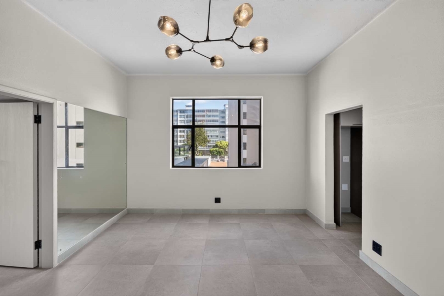 1 Bedroom Property for Sale in Sea Point Western Cape